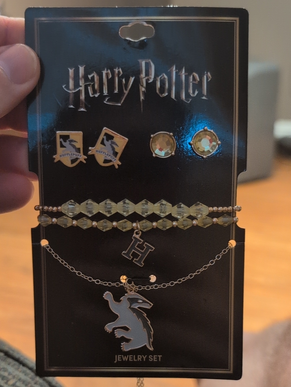 Harry Potter Hufflepuff Jewelry Set in Yellow Gold Tones